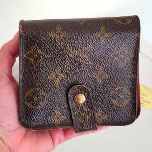 #425420 Louis Vuitton Monogram Compact Zip Wallet